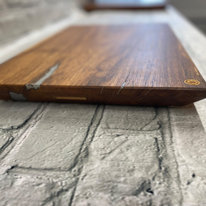 saw and pour oak chopping board