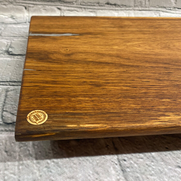 saw and pour oak chopping board