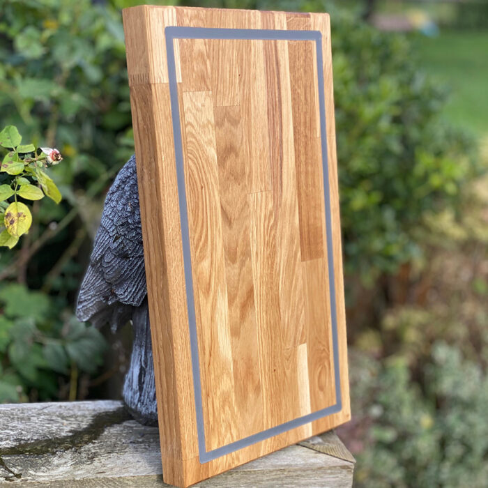 saw and pour oak and grey resin chopping board