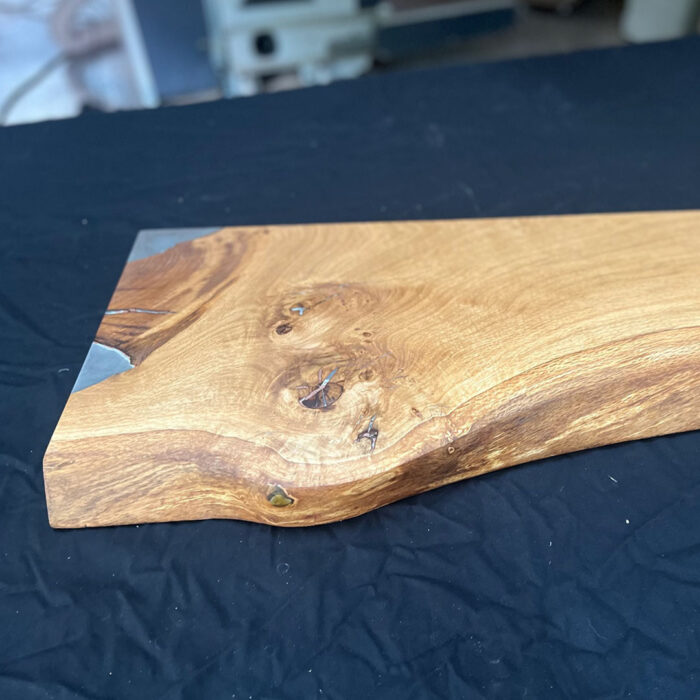 Oak live edge with copper and aluminium resin